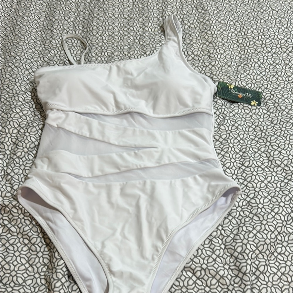 🔥White One-Shoulder Swimsuit